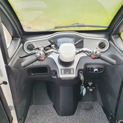 Ny hvid kabinescooter, 30 km/t - kørt 30 km