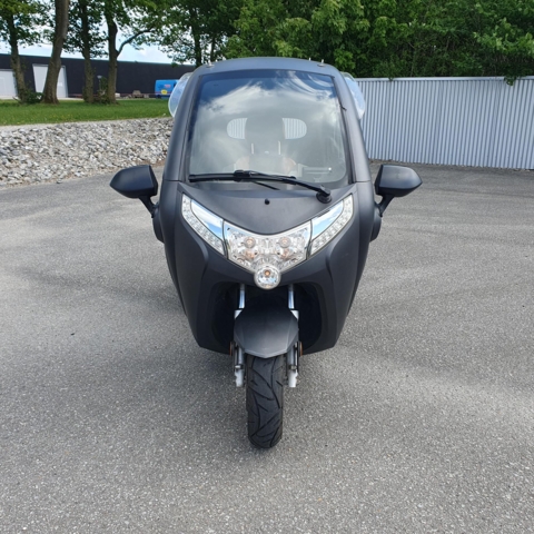 SOLGT !Brugt E Force Kabinescooter Koksgrå med store batterier.