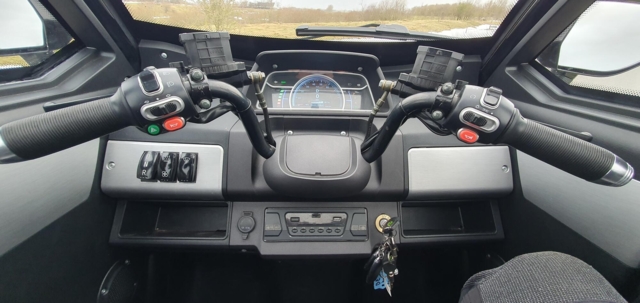 Brugt Bach 26 delux  S100 Litium batterier. 45/Km i timen - med kørekort. Dette er et super godt tilbud!