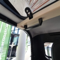 Indstigningshåndtag incl. montering i loft højre og venstre side.